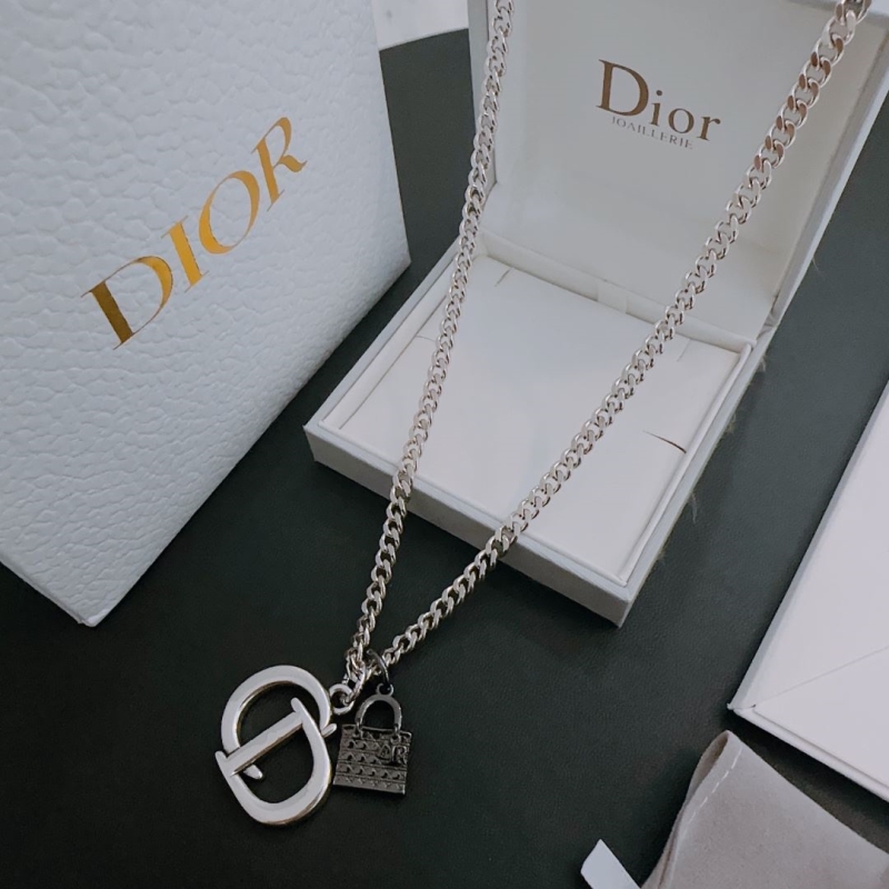 chr1st1an D10r necklaces